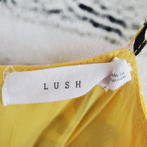 Lush tie front patterned romper hawaiian - Picture 8 of 8